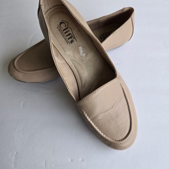Cliff's by White Mountain Women's Size 7.5 Gracefully Smooth Taupe Loafers - Picture 13 of 16